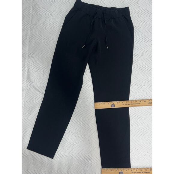 Lululemon Set: Define Jacket Sz 6, Black Capris Sz 4 & Shopping Bag - Picture 9 of 17